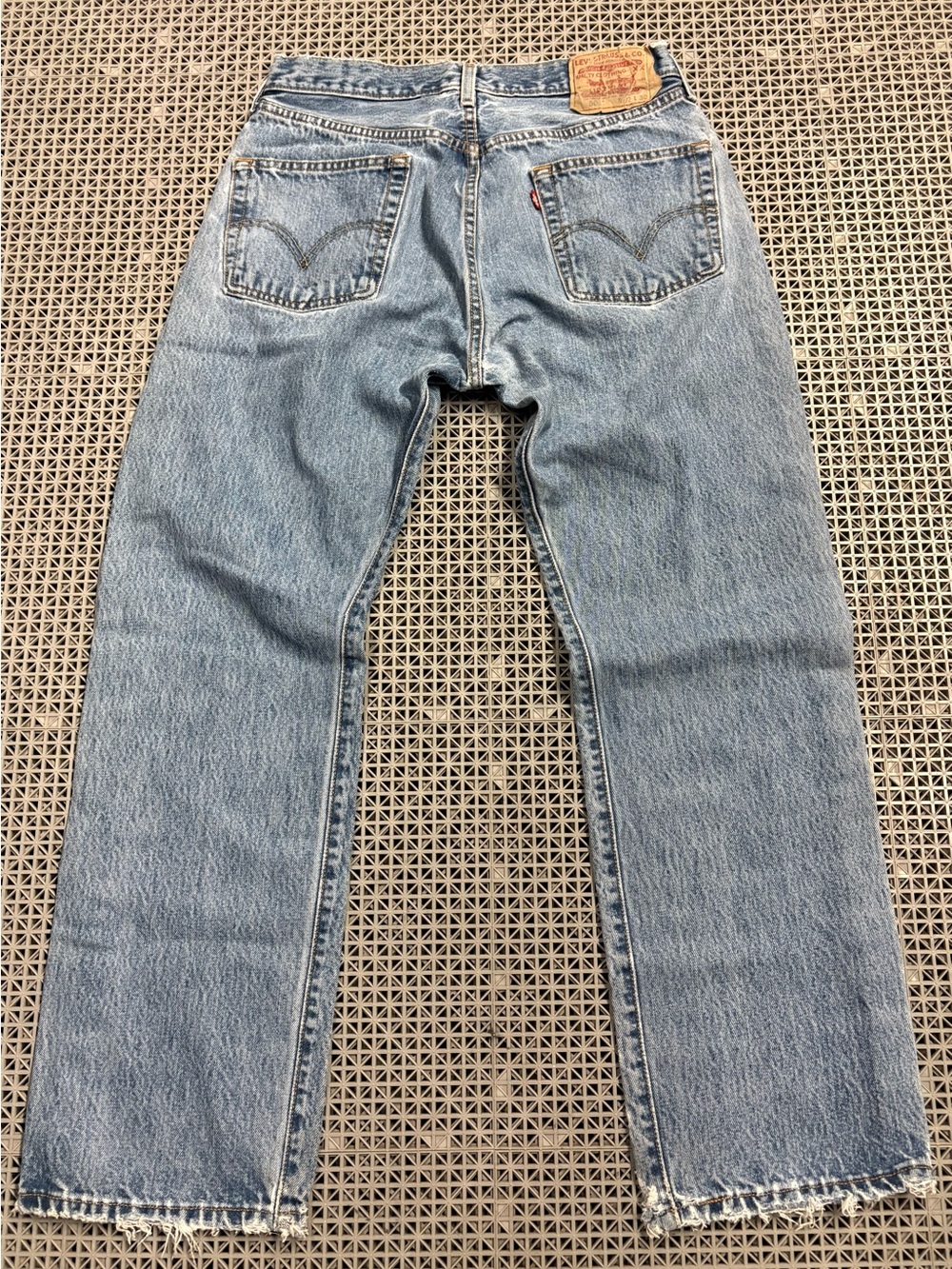 Vintage Levi's 501 Medium Wash Button-Fly Blue Jeans - Y2K - Picture 2 of 15